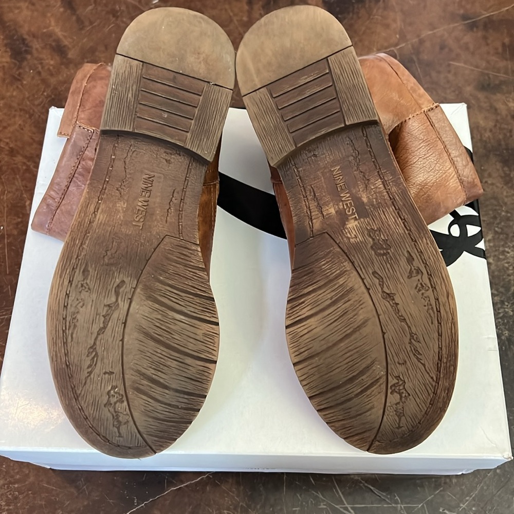 Women’s Vintage Nine West Brown leather ankle boots. Like new with Box size 7.5 - Picture 2 of 4